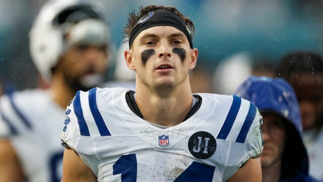 Bezplatná agentúra NFL: Colts udržia Aleca Piercea na mieste, vymenia Michaela Pittmana Jr.
