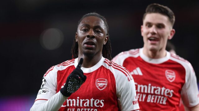 LONDÝN, ANGLICKO - 17. marca: Eberechi Eze z Arsenalu oslavuje strelenie prvého gólu svojho tímu počas zápasu osemfinále 2. kola Ligy majstrov UEFA 2025/20 medzi Arsenal FC a Bayer 04 Leverkusen na štadióne Arsenal 17. marca 2026 v Londýne v Anglicku. (Foto Julian Finney – UEFA/UEFA cez Getty Images)