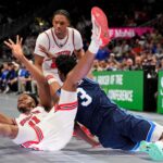 Big 12 Commissioner po sklzoch vykopáva presklené ihrisko pre semifinále