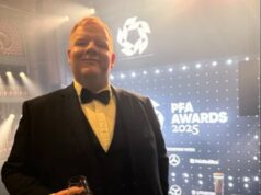 Bojovníci za demenciu požadujú rezignáciu šéfa PFA a útočia na „urážku mŕtvych hráčov a ich rodín“ – ako jedna vdova označila odbory za „úbohé a kruté“ Bojovníci za demenciu vyzvali riaditeľa PFA pre zdravie mozgu Adama Whitea, aby odstúpil po prejave, ktorý predniesol na summite v San Franciscu.