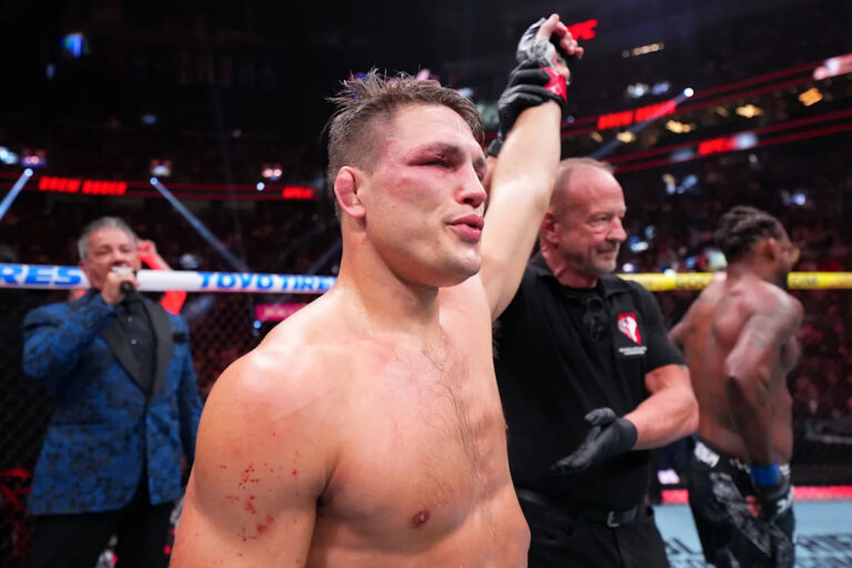 Bonusy UFC 326! Dober, Rodrigues vedú víťazov 100 000 dolárov
