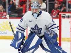 Brankár Maple Leafs Anthony Stolarz hospitalizoval po tom, ako puk zasiahol hrdlo Brankár Maple Leafs Anthony Stolarz hospitalizoval po tom, ako puk zasiahol hrdlo