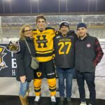 Jacob Winterton (vpravo), brat hviezdy NHL Ryana Wintertona (druhý zľava), zomrel vo veku 25 rokov