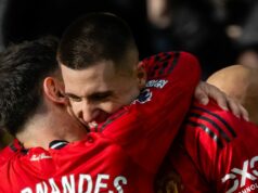 Bruno Fernandes odhaľuje, že Benjamin Sesko nie je „šťastný“, pretože hviezda Man Utd opäť skóruje Benjamin Sesko z Manchestru United oslavuje s Brunom Fernandesom