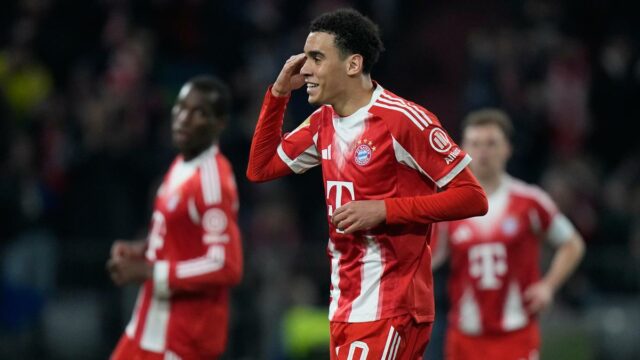 Bundesliga 2025-26: Bayern Mníchov rozdrvil 10-člennú Borussiu Moenchengladbach a zvýšil vedenie na čele
