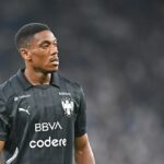 Bývalú hviezdu Manchestru United Anthonyho Martiala vylúčil jeho klub Monterrey po tom, čo minulú nedeľu prehral jeho tím Chivas de Guadalajara 3:2.