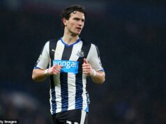 Bývalá hviezda Newcastlu (36) pri srdcervúcom priznaní odhaľuje, že je závislý na kokaíne a jeho manželstvu je koniec Bývalý obranca Newcastlu Daryl Janmaat odhalil škodlivý vplyv závislosti na kokaíne