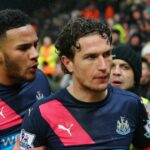 Daryl Janmaat v akcii za Newcastle