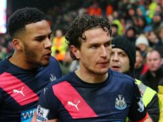 Bývalá hviezda Premier League hovorí o závislosti na kokaíne ako „spôsobená škoda“ Daryl Janmaat v akcii za Newcastle