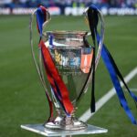 Bývalý futbalista Ligy majstrov zomiera pri potopení lode, keď potápači hľadajú preživších