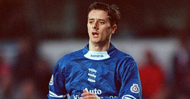 Bývalý futbalista Premier League prestal používať nohy a ruky po zničujúcej diagnóze | Futbal | Šport
