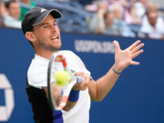 Bývalý grandslamový víťaz naznačuje, že by ste sa mali presunúť do koučingu Srb Novak Djokovič cvičí na ihrisku Ashe Stadium s trénerom Borisom Beckerom © Robert Deutsch-Imagn Images
