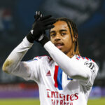 Bývalý krídelník Jermaine Pennant nalieha na Liverpool, aby podpísal Barcolu a Olise pre post-Salahovu éru