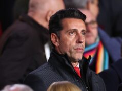 Bývalý šéf Arsenalu Edu sa pustil do sekery v Nottinghame Forest po tom, čo mu klub povedal, aby STAY AWAY Šéf celosvetového futbalu Nottingham Forest Edu Gaspar sa prizerá počas zápasu