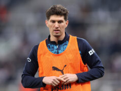 Bývalý šéf Evertonu poskytuje aktuálne informácie o Defenderovi: Mal by byť jeho podpis prioritou pre karamelky? Download app from appStore