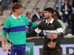 Bývalý tréner Rogera Federera zvažuje debatu medzi Carlosom Alcarazom a Jannikom Sinnerom Foto od Jung Yeon-je / AFP cez Getty Images