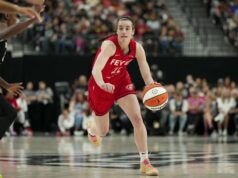 Caitlin Clark sa vracia s double-double v debute tímu USA WNBA: Indiana Fever v Las Vegas Aces