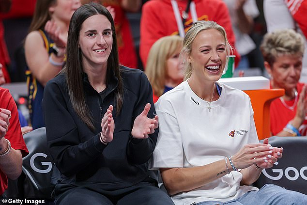 Caitlin Clark trolluje očarujúcu spoluhráčku z WNBA Sophie Cunningham brutálnym Hviezda Indiana Fever Caitlin Clark obnovila svoj zvyk trollovať spoluhráčku Sophie Cunningham