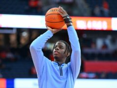 Caleb Wilson zo Severnej Karolíny ukončil sezónu so zranením palca Basketbal NCAA: Severná Karolína v Syrakúzach