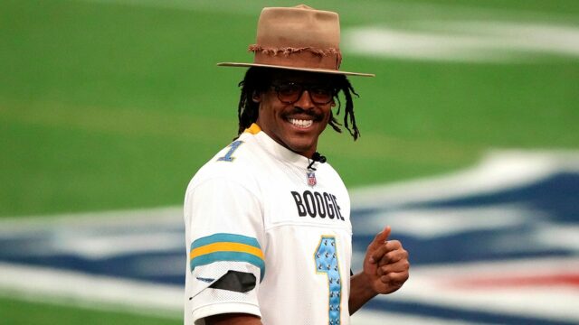 Cam Newton hovorí o manželských očakávaniach Cam Newton hovorí o manželských očakávaniach