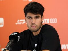 Carlos Alcaraz posiela 23-slovnú správu po šokovom odchode Carlos Alcaraz posiela 23-slovnú správu po šokovom odchode