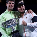 Carlos Alcaraz reaguje po tom, čo je jeho brat označený za „najhorúcejšieho“ trénera v tenise