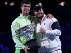 Carlos Alcaraz reaguje po tom, čo je jeho brat označený za „najhorúcejšieho“ trénera v tenise Autor fotografie Matthew Stockman/Getty Images