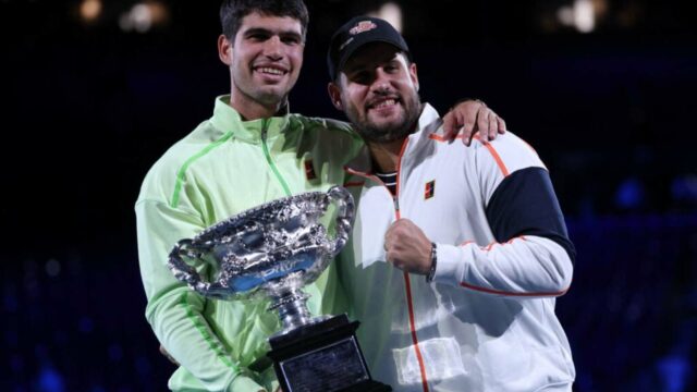 Carlos Alcaraz reaguje po tom, čo je jeho brat označený za „najhorúcejšieho“ trénera v tenise
