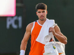 Carlos Alcaraz zostáva v tejto sezóne neporazený a vyhral nad Grigorom Dimitrovom Carlos Alcaraz prichádza na cvičné ihriská počas BNP Paribas Open v Indian Wells, Kalifornia, v stredu 4. marca 2026.