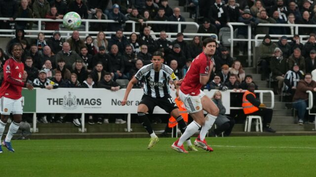 Carrick nebude šéfom Man Utd po húfnici Osula pre Newcastle omráči slabých Red Devils
