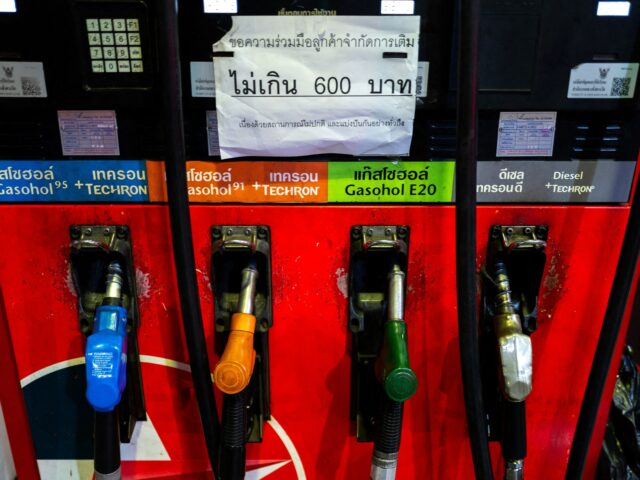 Ceny ropy rastú vyššie, pretože Irán popiera rozhovory s USA, čím sa oslabujú nádeje na deeskaláciu | Americko-izraelská vojna proti Iran News
