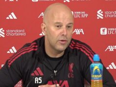 Čerstvá rana po zranení Liverpoolu, keď Arne Slot potvrdil, že DVE hlavné hviezdy boli odsunuté na vedľajšiu koľaj – a poskytuje informácie o kondícii Alexandra Isaka Manažér Arne Slot trvá na tom, že fanúšikovia uvidia v budúcej sezóne to najlepšie z nahrávania Alexandra Isaka