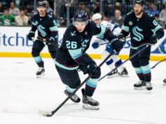 Cesta s otvoreným kľúčom Krakena proti Predátorom s kĺzaním priľnavosti podľa divokej karty NHL: Tampa Bay Lightning v Seattle Kraken