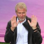 Roman Abramovich, majiteľ Chelsea, oslavuje víťazstvo svojho tímu vo finále Ligy majstrov UEFA medzi Manchester City a Chelsea FC na Estadio do Dragao 29. mája 2021 v portugalskom Porte.