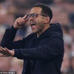 Chelsea zostáva dlhodobo neochvejná v podpore podpaľovaného manažéra Liama ​​Roseniora