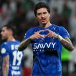 Darwin Nunez oslavuje po strelení druhého gólu počas zápasu Saudi Pro League medzi Al Ettifaq a Al Hilal