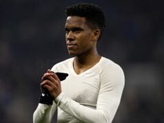 Chelsea sa chystá posilniť zranenie Estevaa Williana v aktualizácii pre 15 hráčov Krídelník Chelsea Estevao Willian