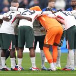 Hráči Chelsea sa pred zápasom proti Evertonu túlia