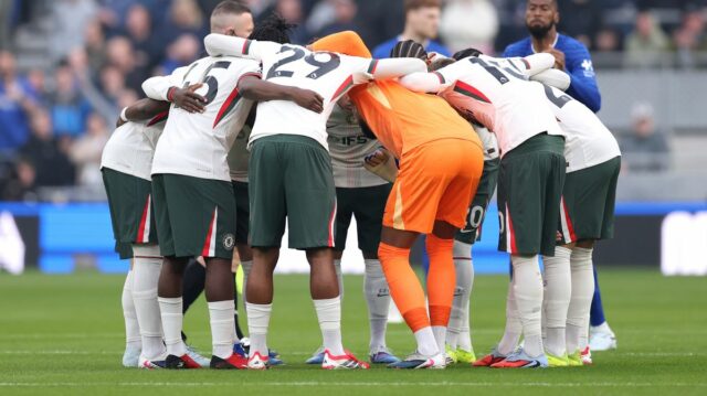 Hráči Chelsea sa pred zápasom proti Evertonu túlia