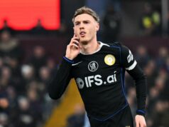 Cole Palmer a Malo Gusto si po víťazstve Chelsea drzo kopú do hviezdy Aston Villy Cole Palmer z Chelsea oslavuje strelenie tretieho gólu svojho tímu počas zápasu Premier League medzi Aston Villou a Chelsea vo Villa Parku 4. marca 2026 v Birminghame v Anglicku.