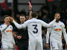 Crystal Palace 0:0 Leeds: Patová situácia v Selhurst Parku zatienená ďalším kvílením rozhodcov, keďže sa zdá, že ZABUDNITE, hviezda už dostala žltú kartu Rozhodca Thomas Bramall zrejme zabudol, že už mával žltou kartou smerom k Gabrielovi Gudmundssonovi, než ho znova potrestal