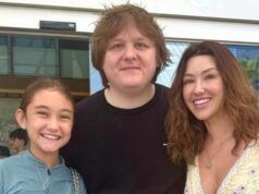 Dcéra Judea Lawa sa po dráme Chappell Roan celá usmieva v snímke Lewisa Capaldiho Lewis Capaldi, Catherine Harding a dcéra