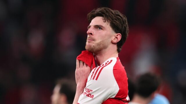 Declan Rice z Arsenalu vyzerá skľúčene