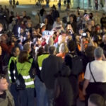 Desiatky zadržaných v Tel Avive, keď sa protivojnový protest stal násilným | Americko-izraelská vojna proti Iránu