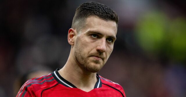 Diogo Dalot vyzýva spoluhráča z Male Utd, ktorý patrí medzi najlepších, aby schválil úplne novú ponuku|Futbal|Športová aktivita 
