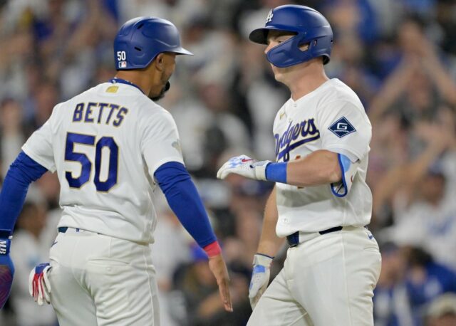Dodgers zametajú D-backs na neskorom 2-beh HR Willa Smitha MLB: Arizona Diamondbacks v Los Angeles Dodgers