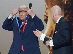 Donald Trump hovorí Iránu: „Je mi to naozaj jedno“, ak budú bojkotovať majstrovstvá sveta vo futbale USA, keď sa pripravujú na odstúpenie uprostred krízy na Blízkom východe – a mohol by byť nahradený Irakom alebo Spojenými arabskými emirátmi Donald Trump, ktorý si vlani v decembri prevzal cenu za mier od prezidenta FIFA Gianniho Infantina, trvá na tom, že mu „je jedno“, či Irán bude hrať na majstrovstvách sveta.