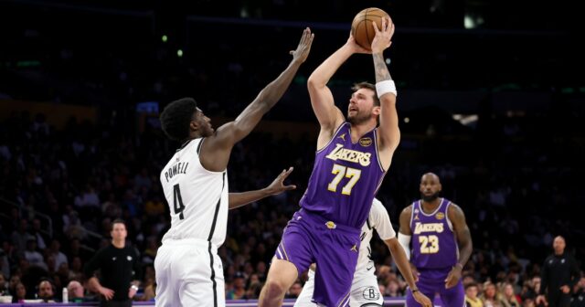 Doncic čelí zákazu na jeden zápas po technickej chybe pri Doncic čelí zákazu na jeden zápas po technickej chybe pri výhre Lakers proti Nets | Basketbalové novinky