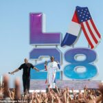 Dr. Dre a Snoop Dogg vystupujú na oslave odovzdania olympijských hier LA28