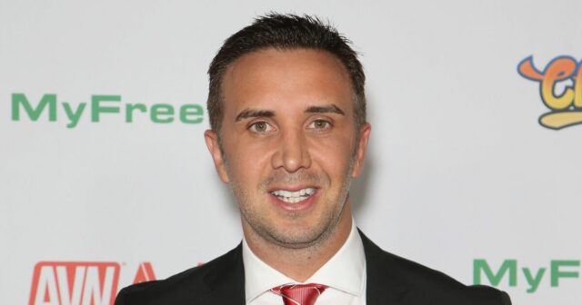 Dospelá filmová celebrita s penisom zaručene za 748 000 ₤ obráti hlavu na neligový klub|Futbal|Športová aktivita 
